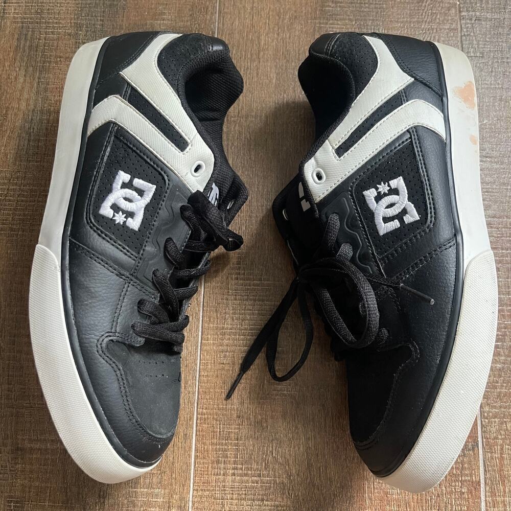 DC Rare Shoes Men's Skate Nubuck Leather Shoes Size 11